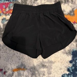 Lululemon track that shorts